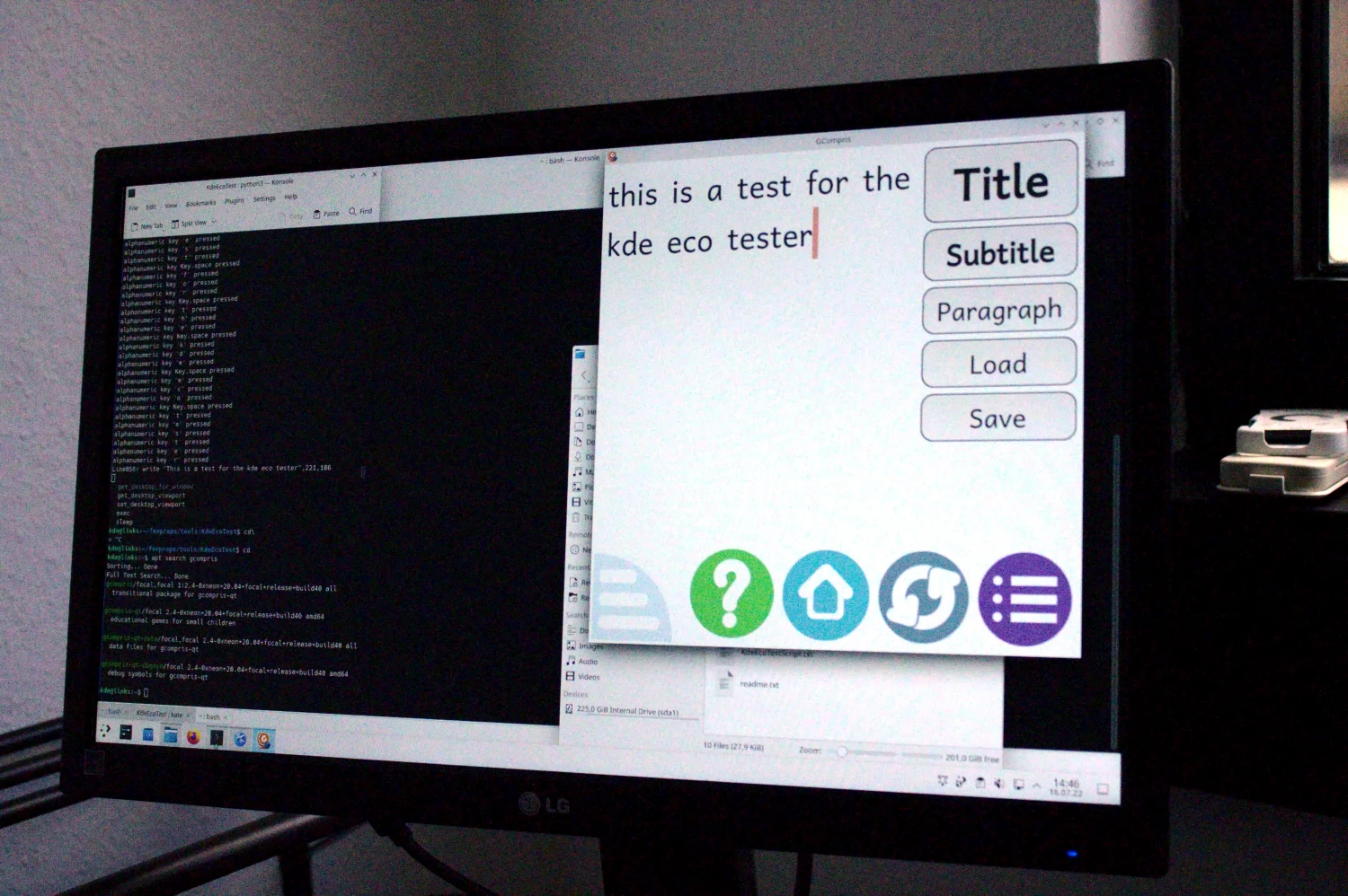 A monitor shows the window of a basic GCompris activity. Behind, a terminal window records the power consumption of the activity.